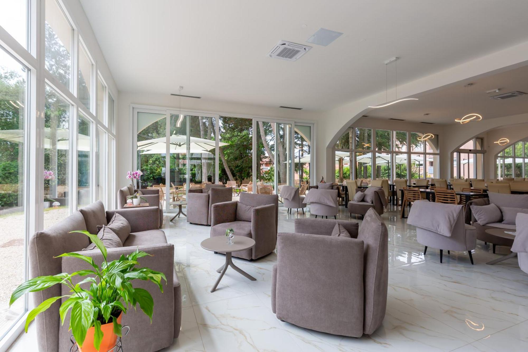 Hotel Emaus Novigrad  ภายนอก รูปภาพ