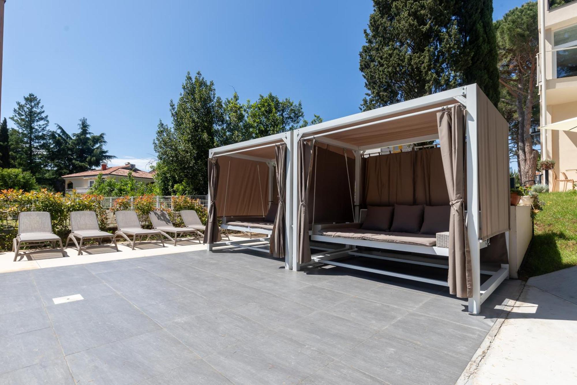 Hotel Emaus Novigrad  ภายนอก รูปภาพ
