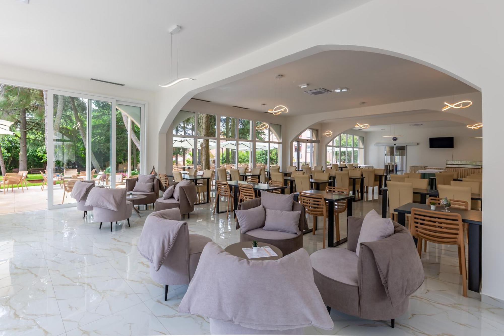 Hotel Emaus Novigrad  ภายนอก รูปภาพ