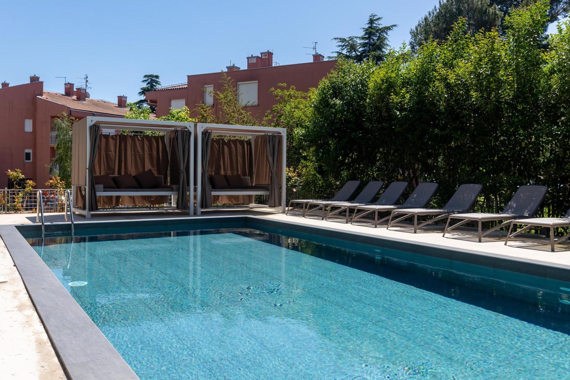 Hotel Emaus Novigrad  ภายนอก รูปภาพ