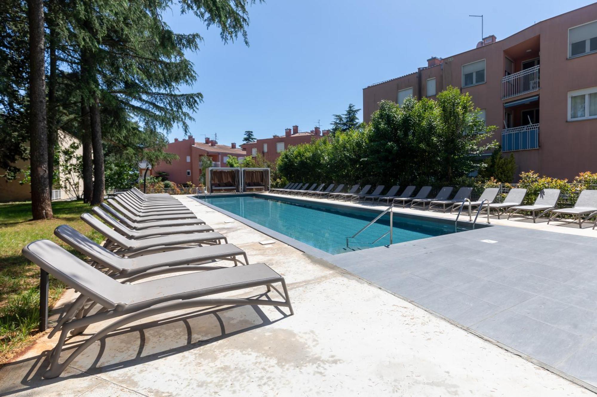 Hotel Emaus Novigrad  ภายนอก รูปภาพ