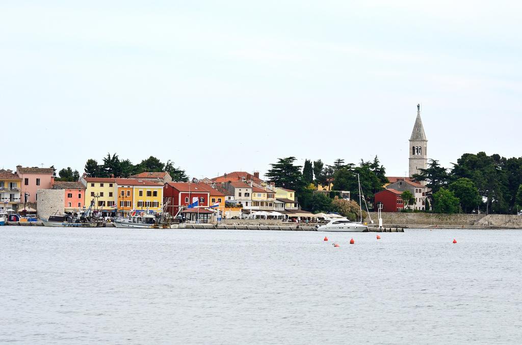 Hotel Emaus Novigrad  ภายนอก รูปภาพ